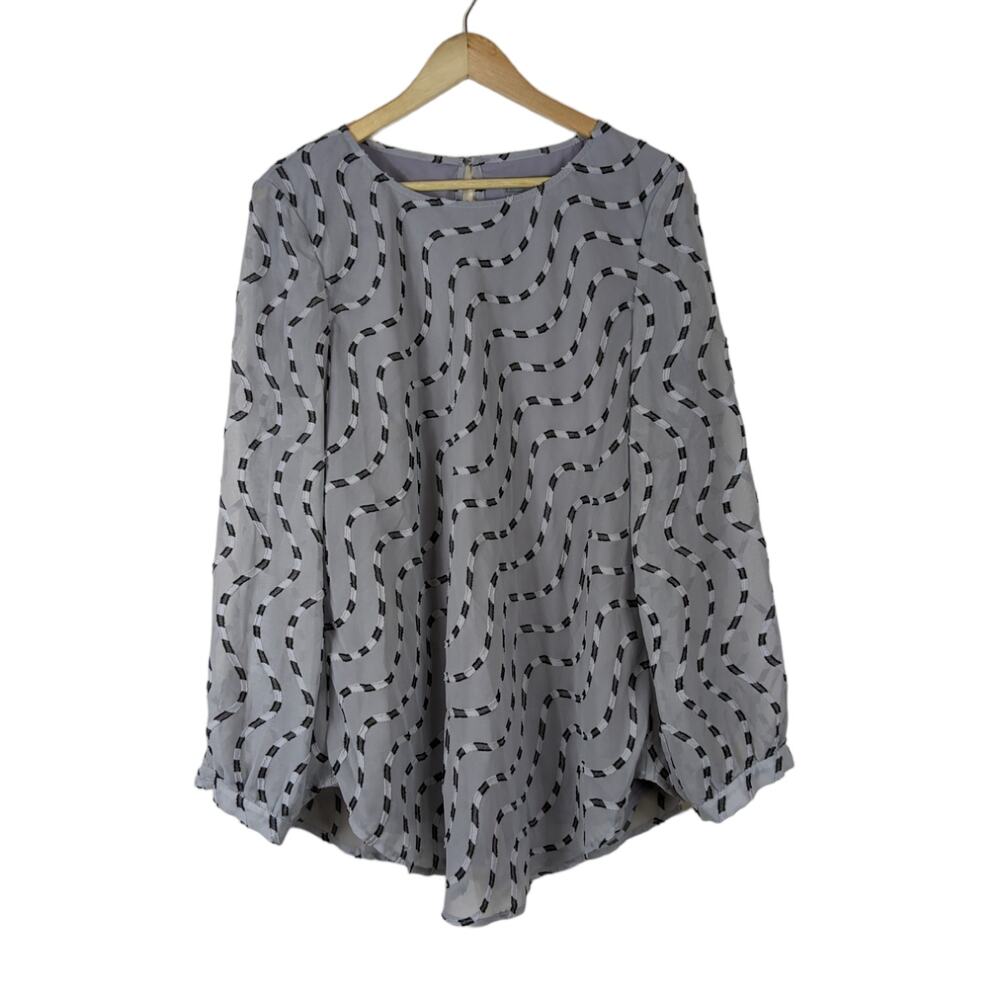 209wst38 Top XL Gray Black Wavy Embroidered Crew Neck Curve Hem Flowy Shirt